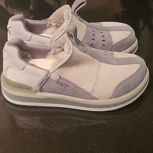 MEN'S KO-Z SNPR LOW - Gray - Size 8 (never worn) - Winter Slip-on